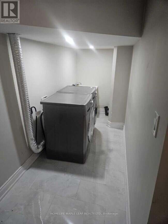 Photo du bâtiment - 5 Troyer St