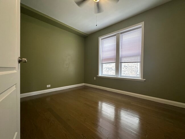 Building Photo - 4918 N Troy St