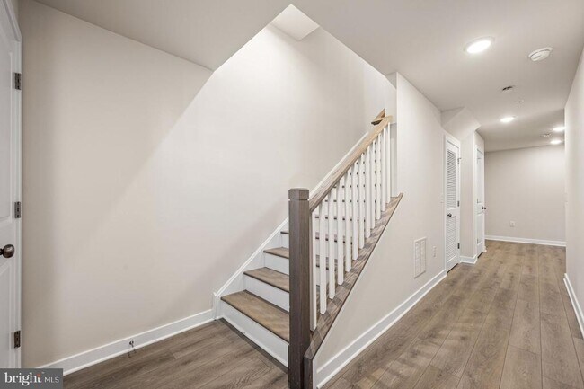 Building Photo - 106 Abramo Victor Dr