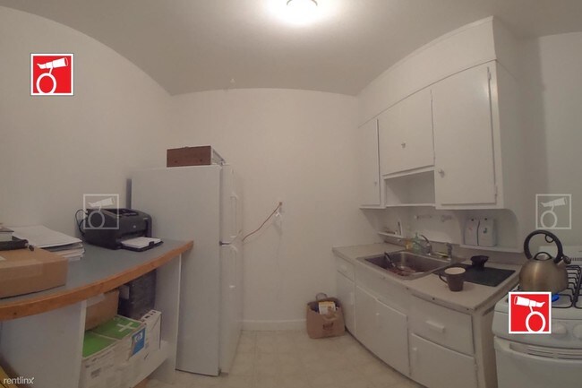 Building Photo - 10 Follen St