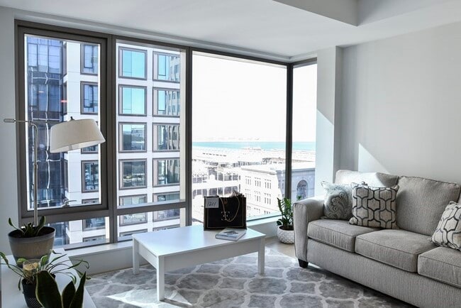 Building Photo - 135 Seaport Blvd