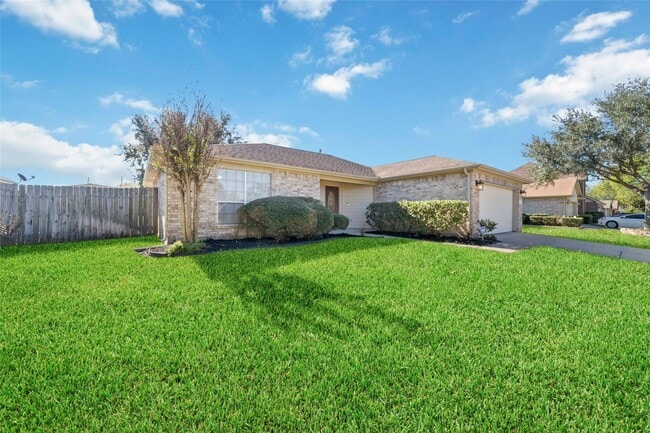 Foto del edificio - 17075 Great Glen Dr