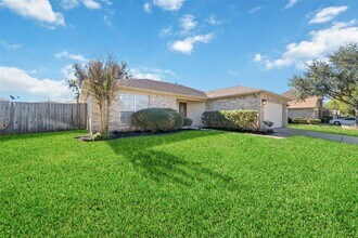 Building Photo - 17075 Great Glen Dr