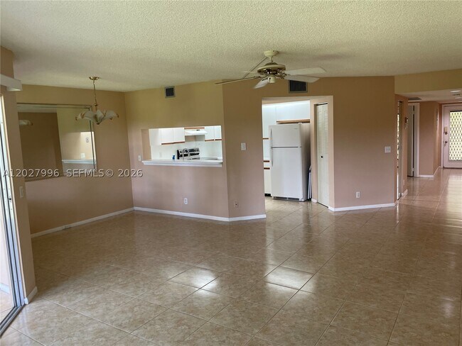 Foto del edificio - 12800 SW 7th Ct