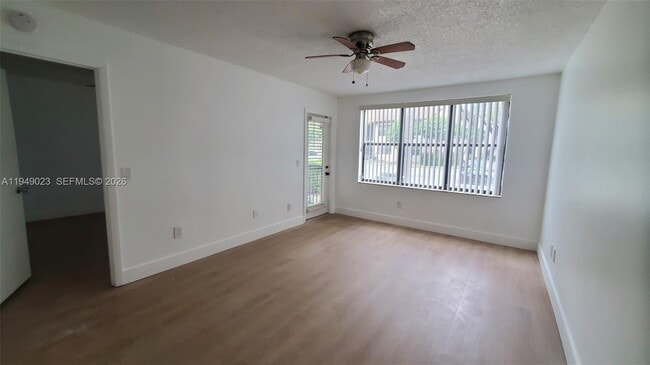 Foto del edificio - 4581 W McNab Rd