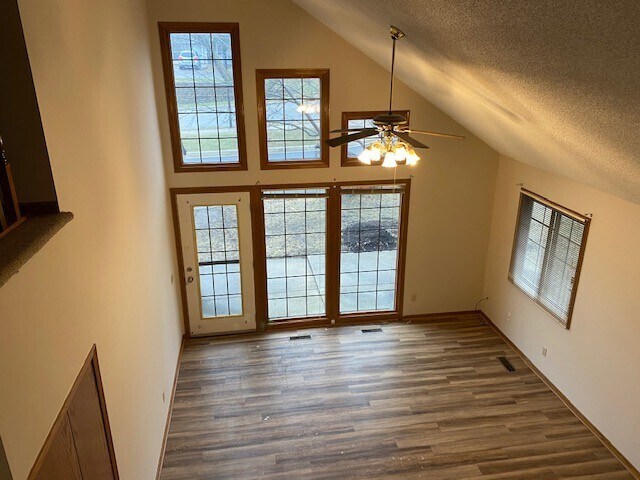 Foto del edificio - 2349 Cottage Dr