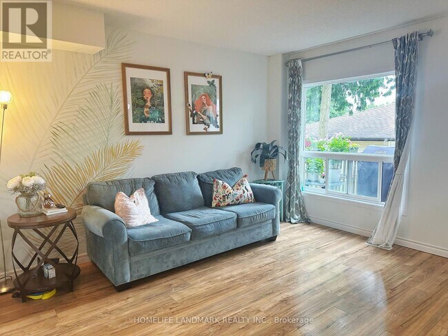 Photo du bâtiment - 535 Sprucewood Dr