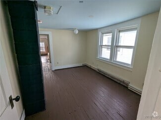 Building Photo - 107 Hawley St