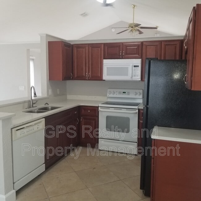 Foto del edificio - 3359 Hillmont Cir