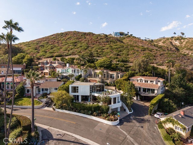 Foto del edificio - 920 Skyline Dr