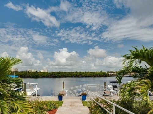 Foto del edificio - 6350 N Ocean Blvd