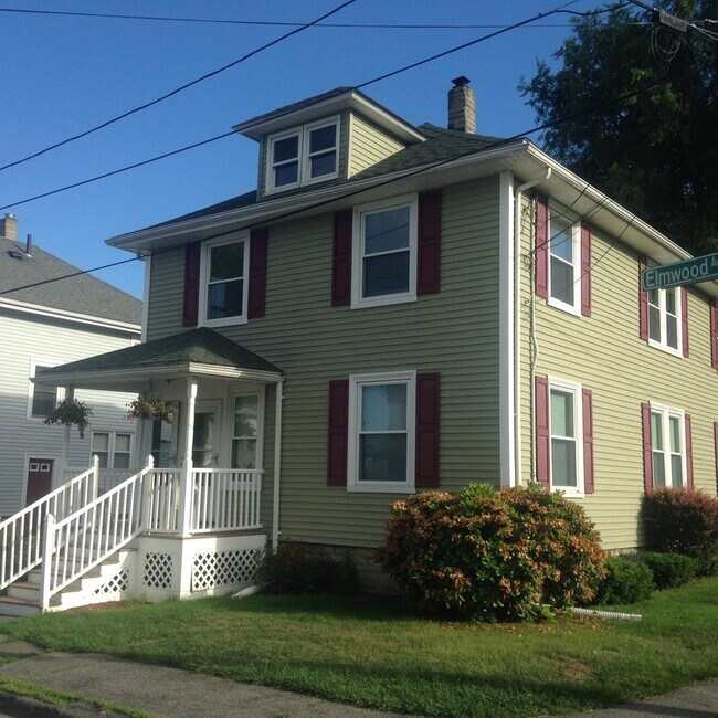 Foto del edificio - 1 Elmwood Ave