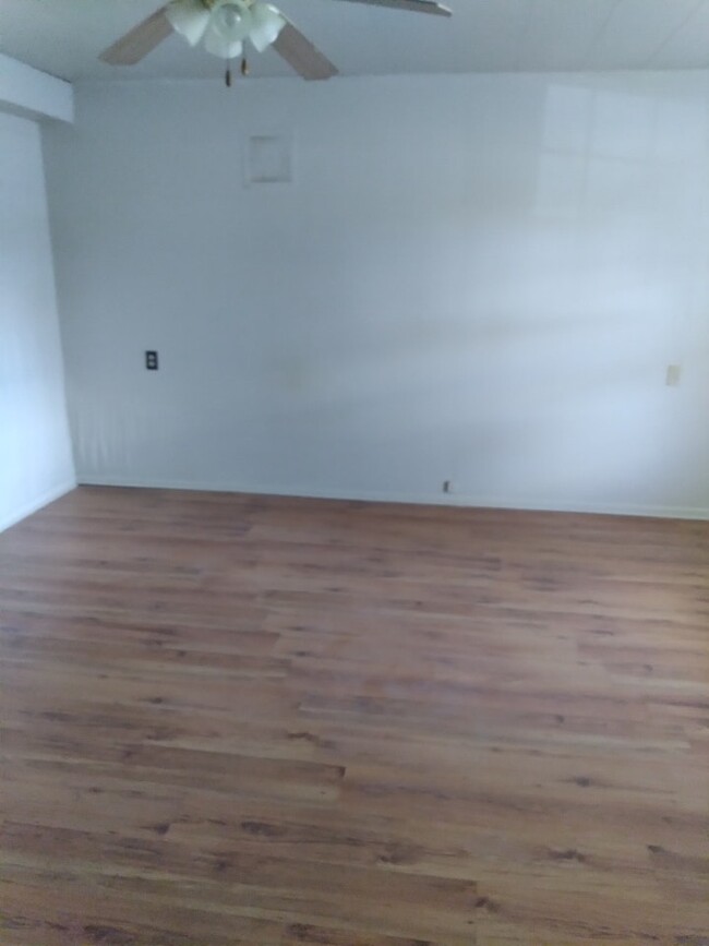 Building Photo - 2379 Locust Road, Unit Apt. #5