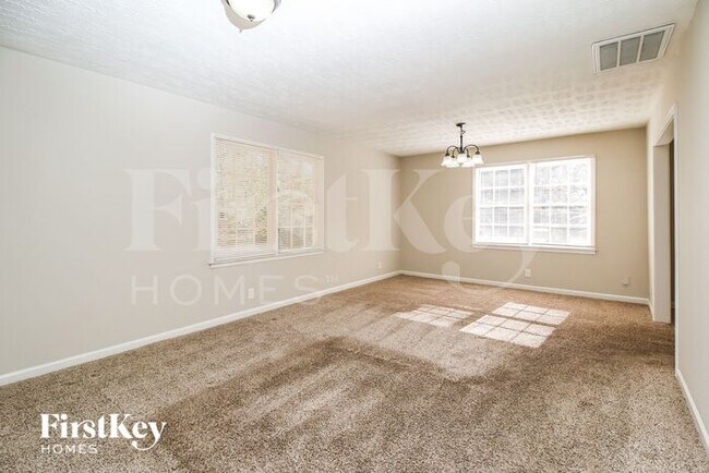 Foto del edificio - 2030 Chestnut Hill Cir