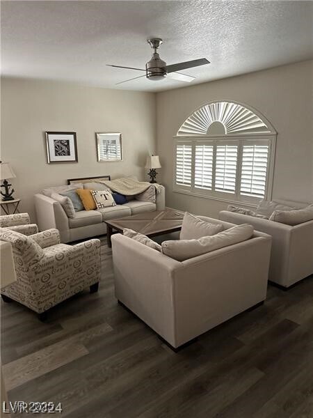 Foto del edificio - 1502 Cliff Branch Dr
