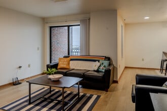 Building Photo - Collegiate Campus Apartments