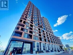 Building Photo - 38-1538 Andre de Grasse St