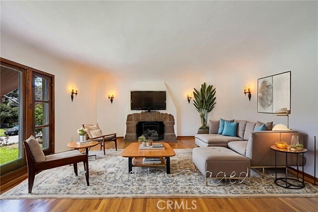 Building Photo - 405 W Brookdale Pl
