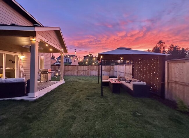 Foto del edificio - 16496 Pine Creek Dr