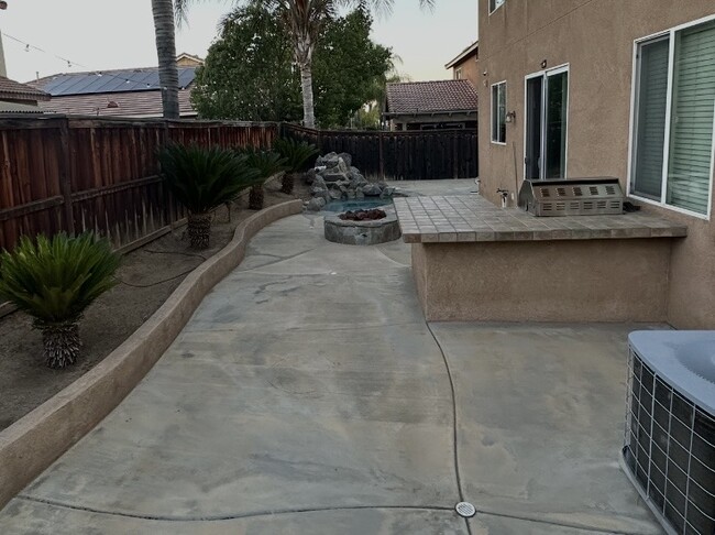 Building Photo - 38139 Talavera Ct