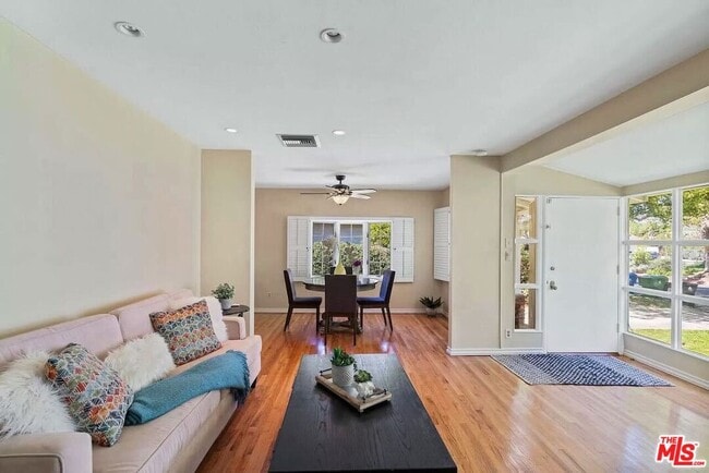 Foto del edificio - 14024 Peach Grove St