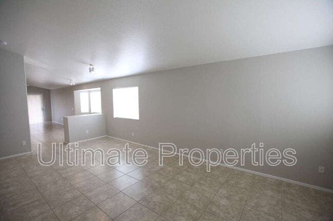 Building Photo - 13836 W Lundberg St