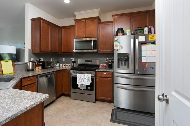 Foto del edificio - Available now! Luxurious 3 bedroom townhou...