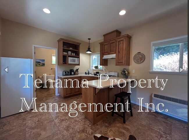 Building Photo - 14807 Hilltop Dr