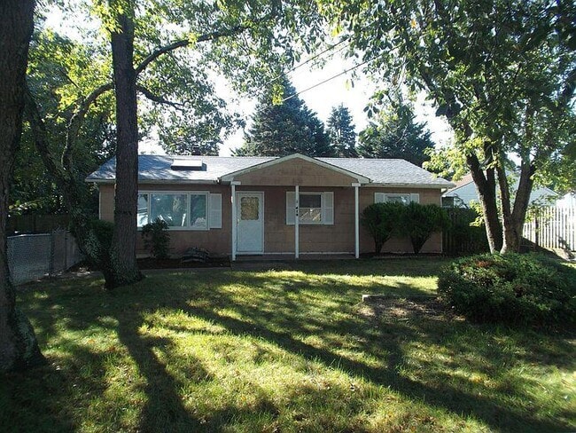Building Photo - 410 Chamberlain St