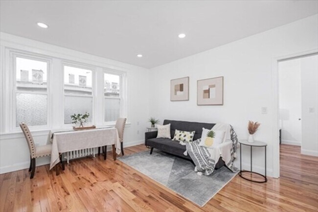 Foto del edificio - Renovated - Close to T - Allston - Boston University