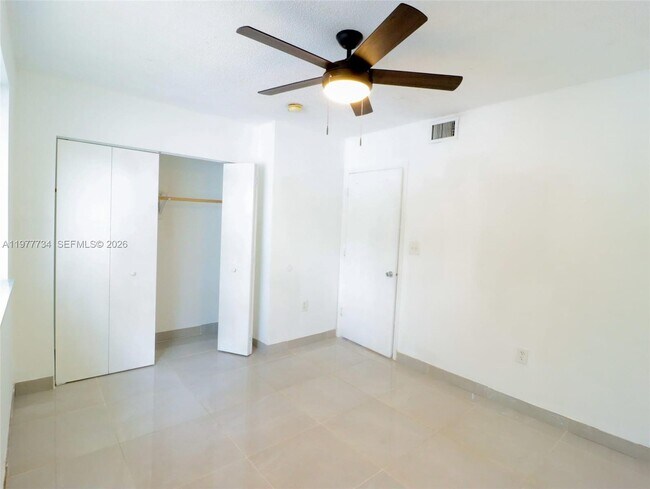 Foto del edificio - 14010 NE 3rd Ct