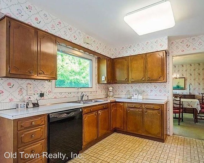 Building Photo - 4 br, 2.5 bath House - 2059 Ascot Rd