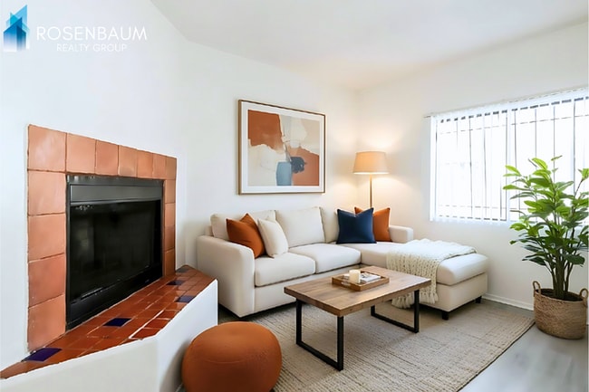 Building Photo - 354 W Delano St