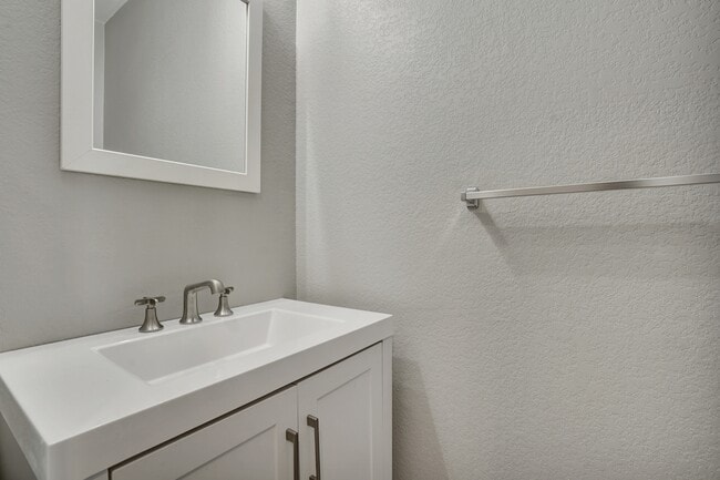 Building Photo - 211 Thalia Rd