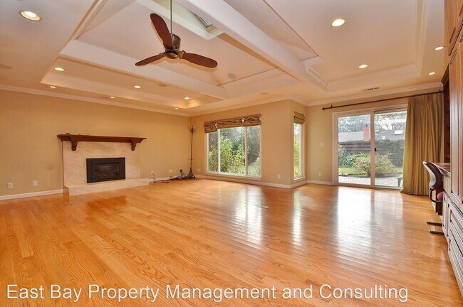 Foto del edificio - 4 br, 2 bath House - 38635 Drexel Ct.