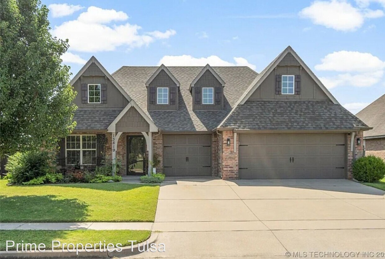 Foto principal - 4 br, 2 bath House - 13819 S. 89th Ave. E.