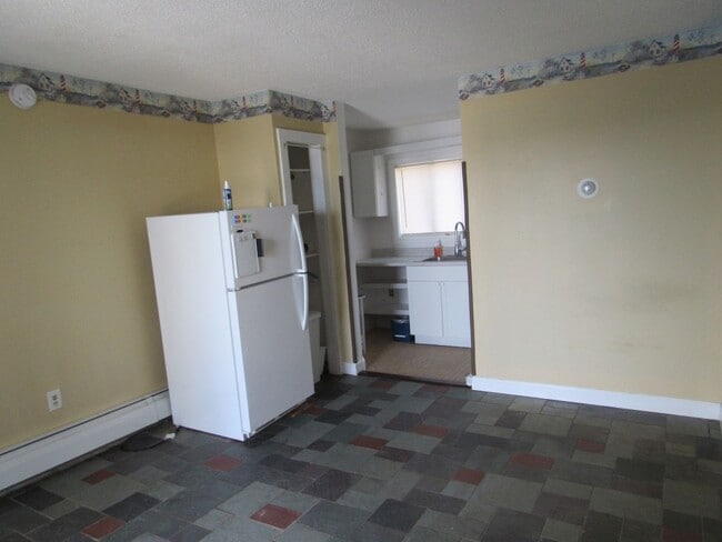 Building Photo - Baileys Resort Hampton NH Studio Apartment...