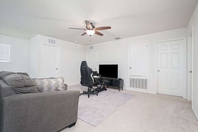 Building Photo - Spacious 4-Bedroom Home in Medina Landing – Available for July Move-In!