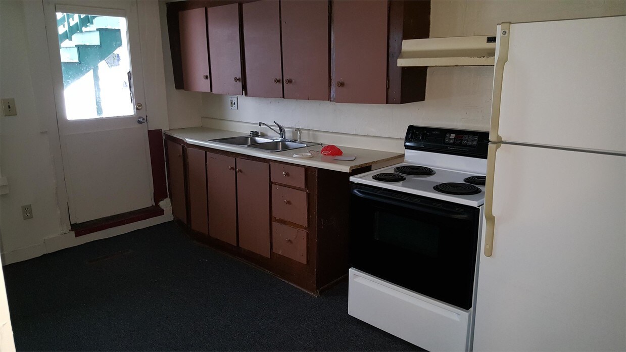 16 Depot St Unit 3, Pittsfield, NH 03263 Apartment for Rent in