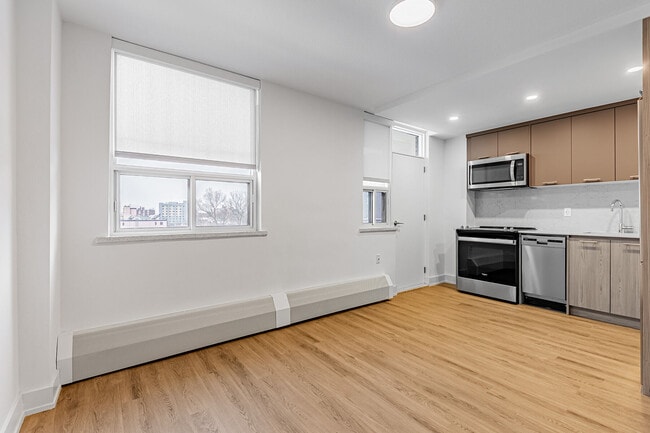 Building Photo - 135 Tyndall Ave