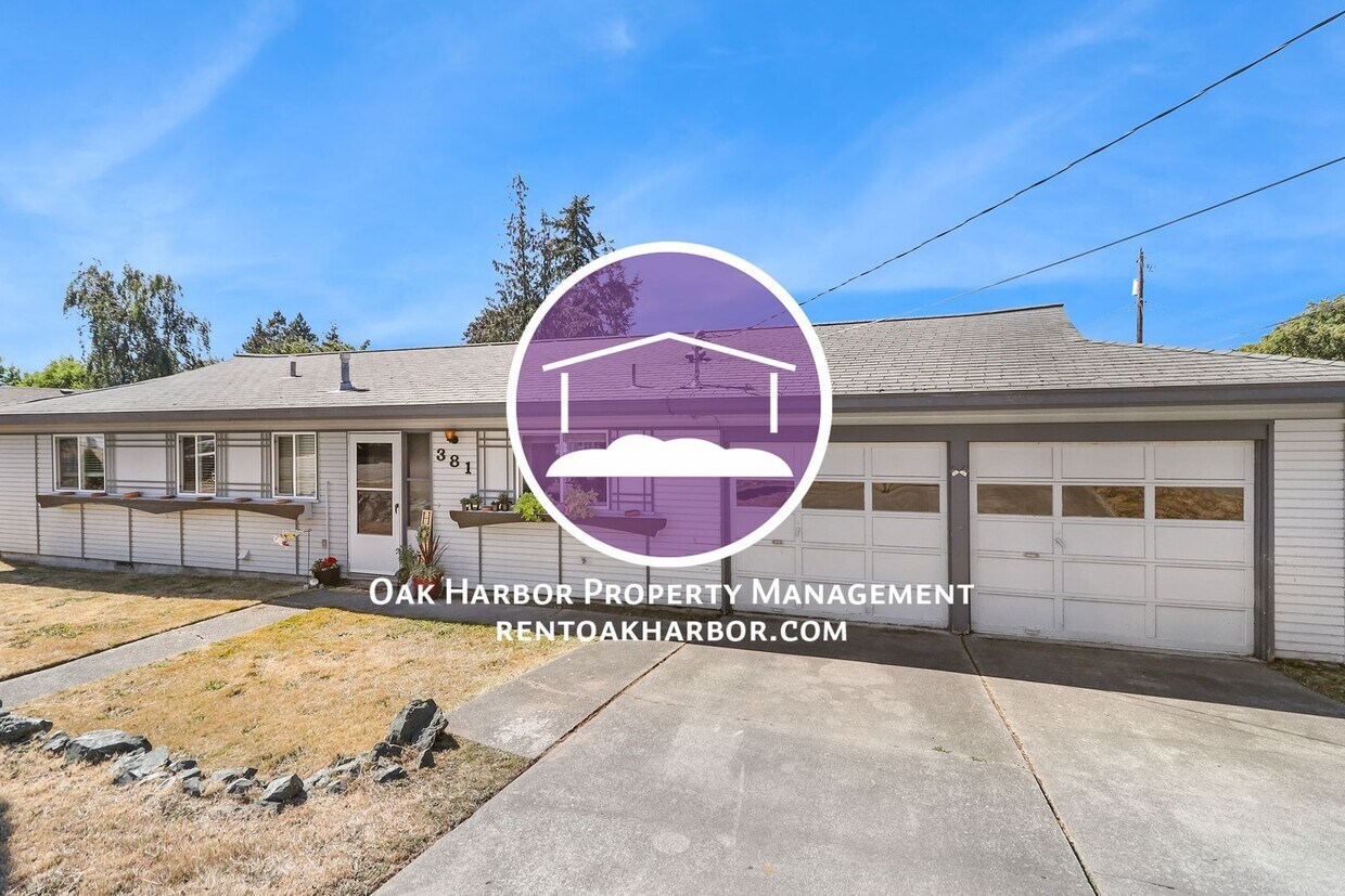 Foto principal - 3 Bed 1.5 Bath - Garage w/Storage - Pet Fr...