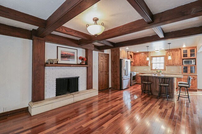 Foto del edificio - 1062 N Lawrence Ln