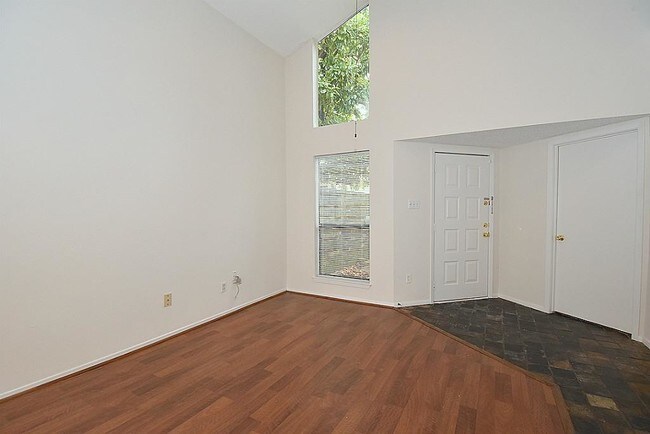Building Photo - 3843 Tanglewilde St