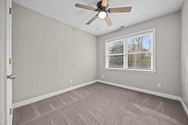 Foto del edificio - 3 Bedroom Duplex in Lillington