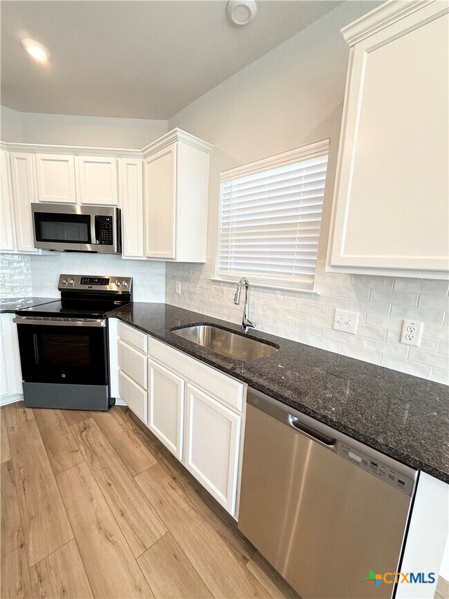 Foto del edificio - 4561 Allison Dr