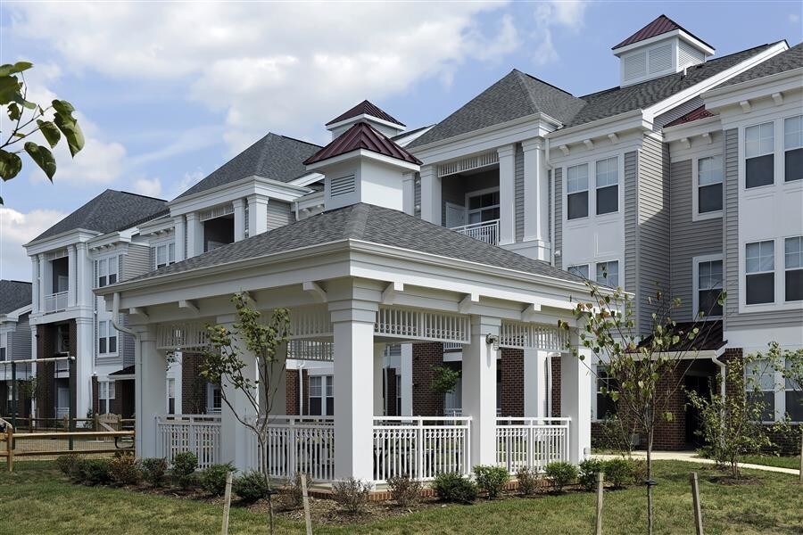 Gleneagles Apartments at 11604 Lewisham Pl Waldorf, MD