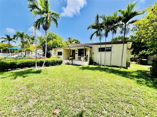 Foto del edificio - 13935 NE 16th Ct