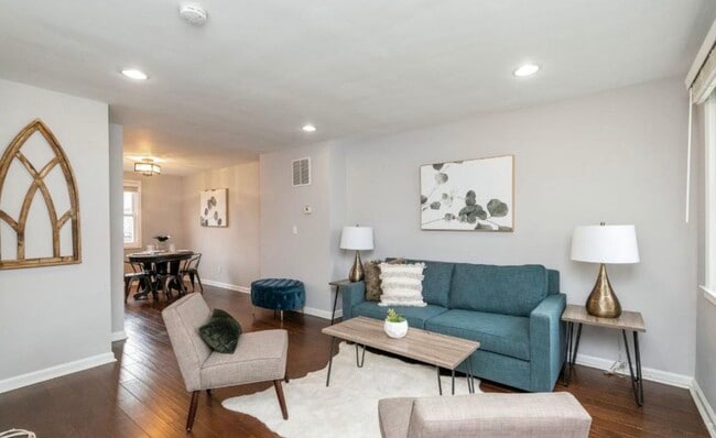 Living room - 1330 W 37th St