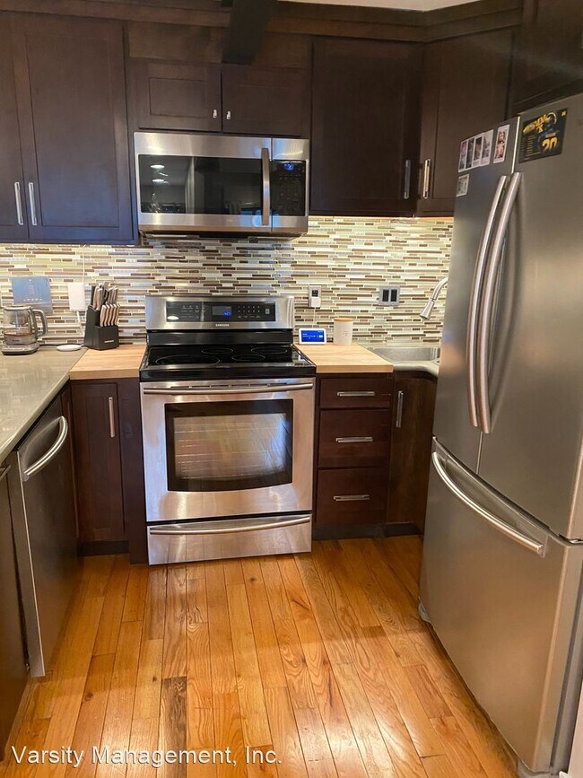 Foto del edificio - 1 br, 1 bath Apartment - 418 E. Washington...