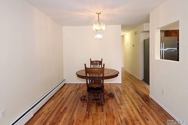 Foto del edificio - 42-29-42202 202nd St